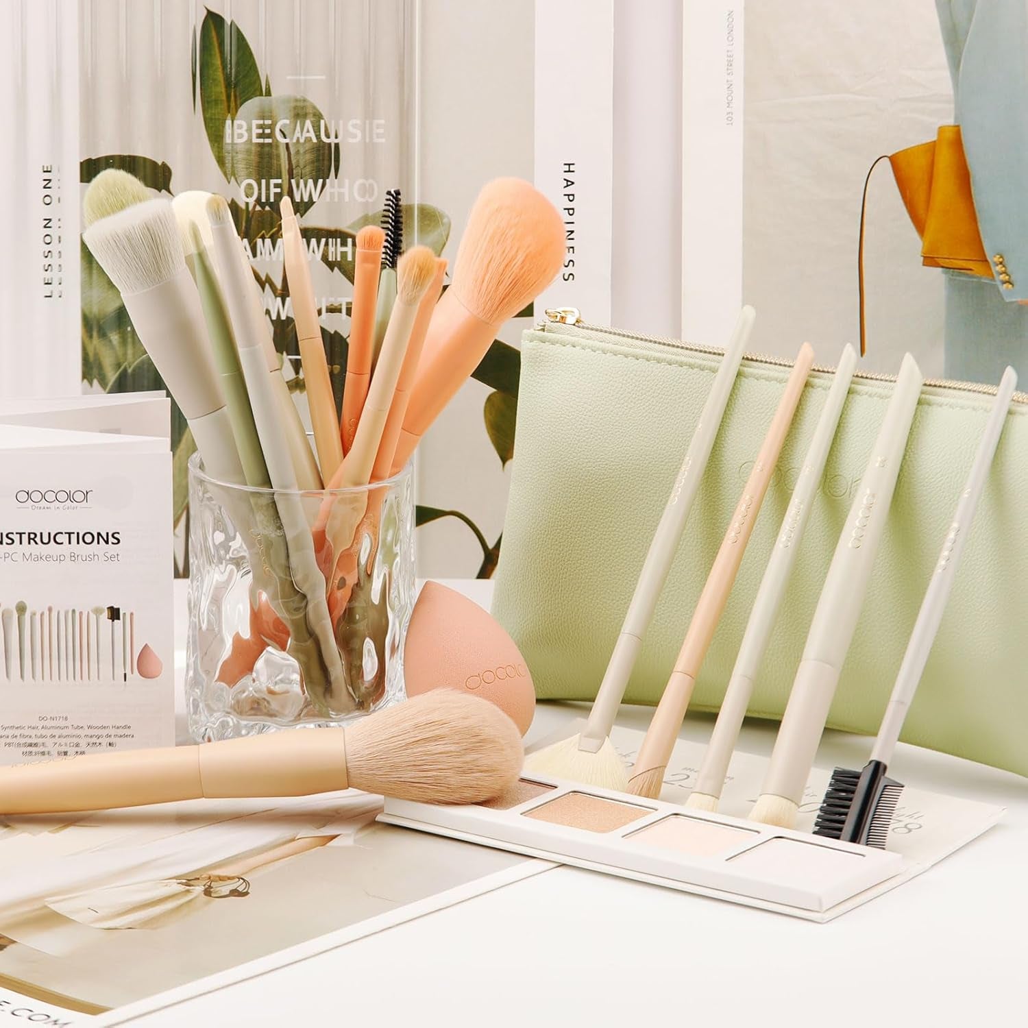 Makeup Brushes Set 17Pcs Morandi Makeup Brushes with Makeup Bag and Makeup Sponge and Brush Protector Professional Face Powder Foundation Eye Shadow Concealers Brush Kit Gift Box